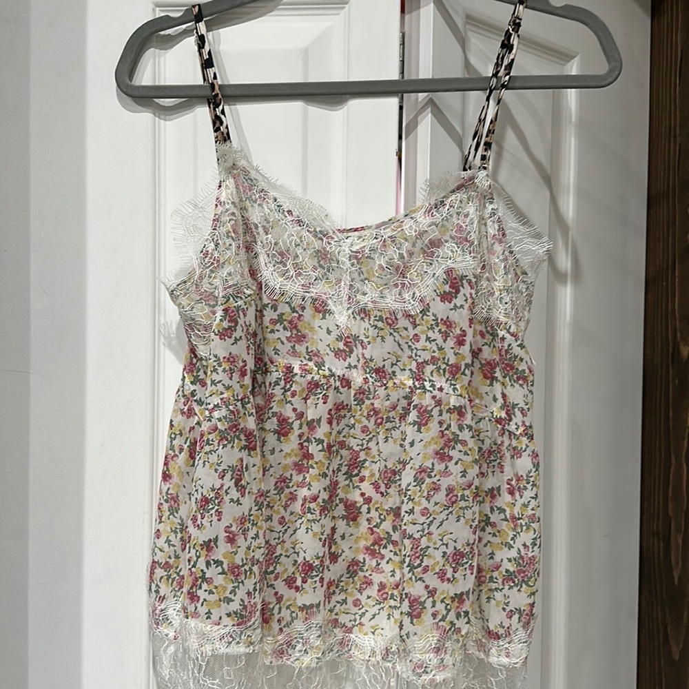 Umgee flowy tank. NWT. So pretty